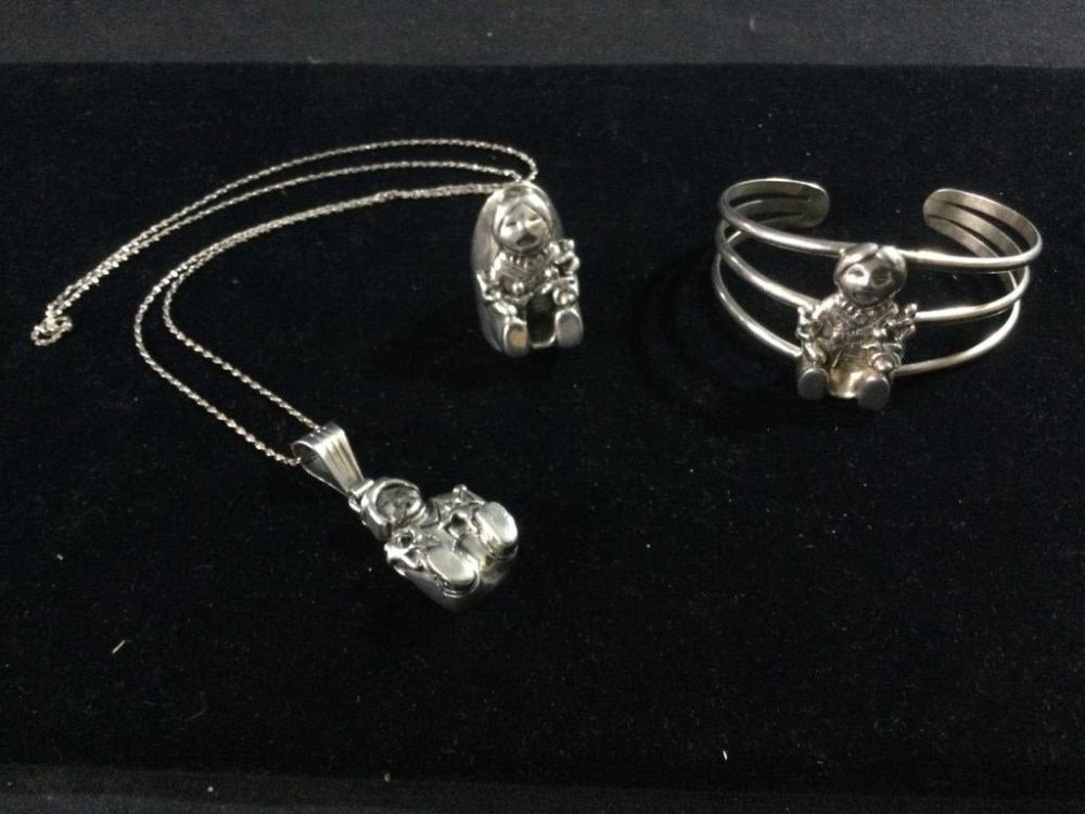 Lot 93: Sterling Jewelry Set