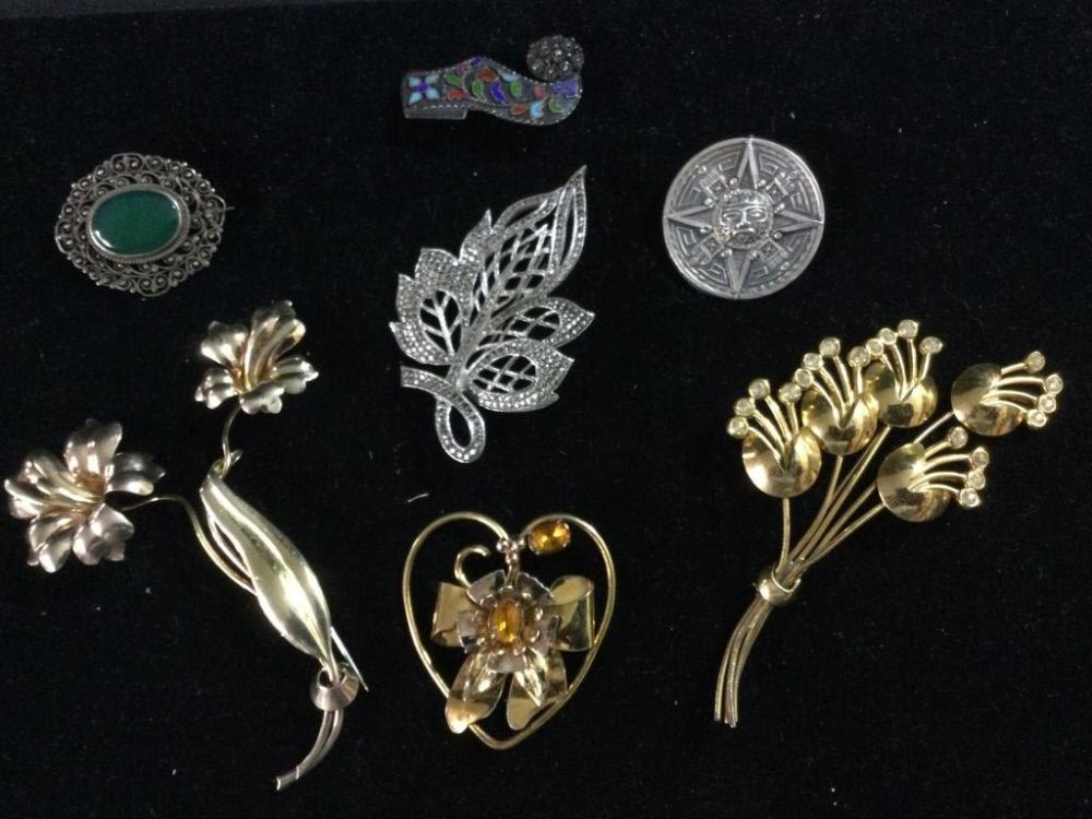 Lot 122: Vintage Sterling Brooches Jewelry