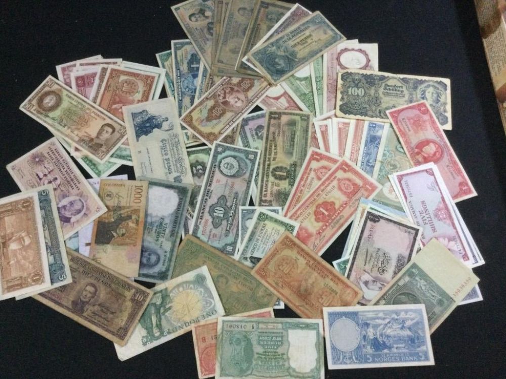 Lot 139: Foreign Money