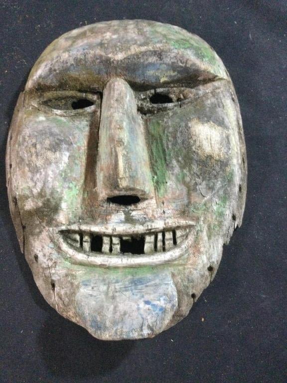 Lot 157: Primitive Alaskan Mask