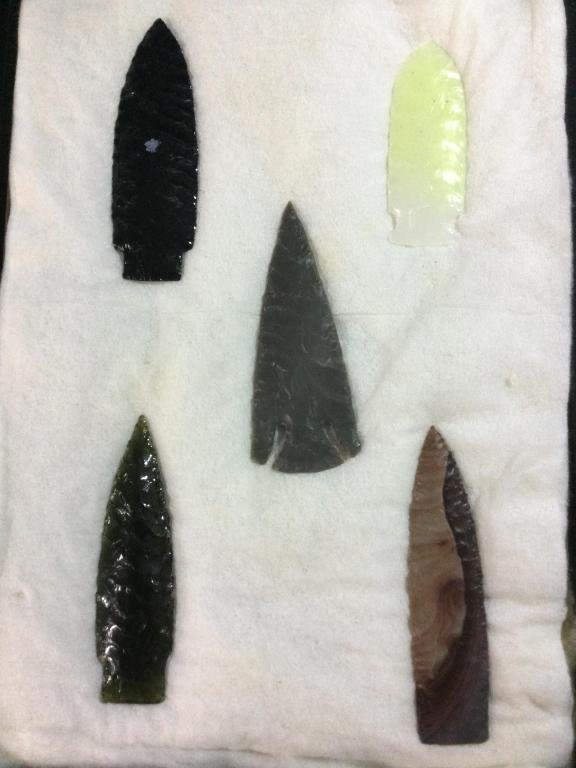 Lot 166: Arrowheads