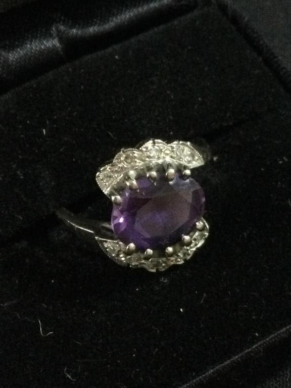 Lot 194: 14kt Gold Ring w/Amtheyst