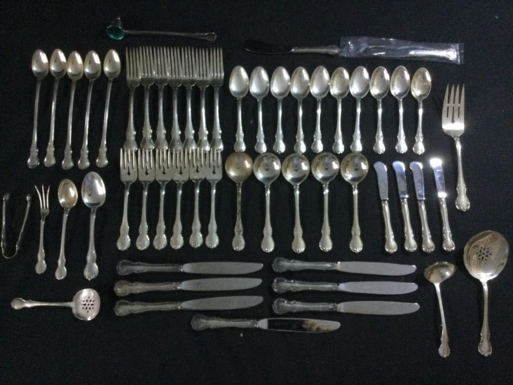 Lot 215: Sterling Flatware Set "Towle Sterling"