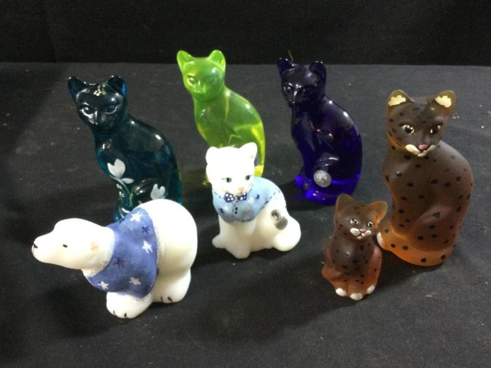 Lot 241: Fenton glass Animals