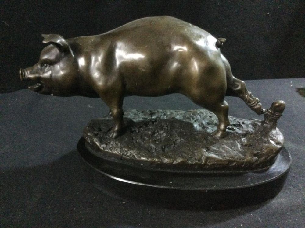 Lot 291: Bronze Pig