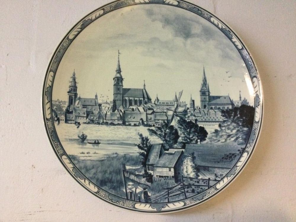 Lot 305: Early German Large Blue & White Porcelain Plate