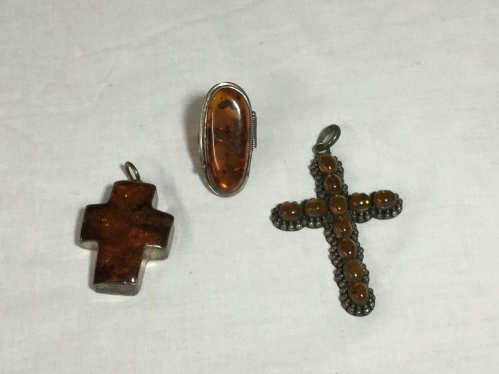 Lot 18: Amber Silver Jewelry Lot