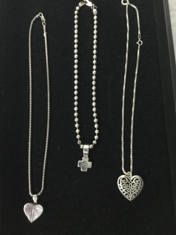 Lot 70: Necklaces & Pendants Lot