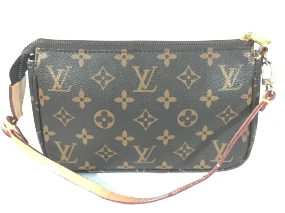 Lot 71: Louis Vuitton Handbag