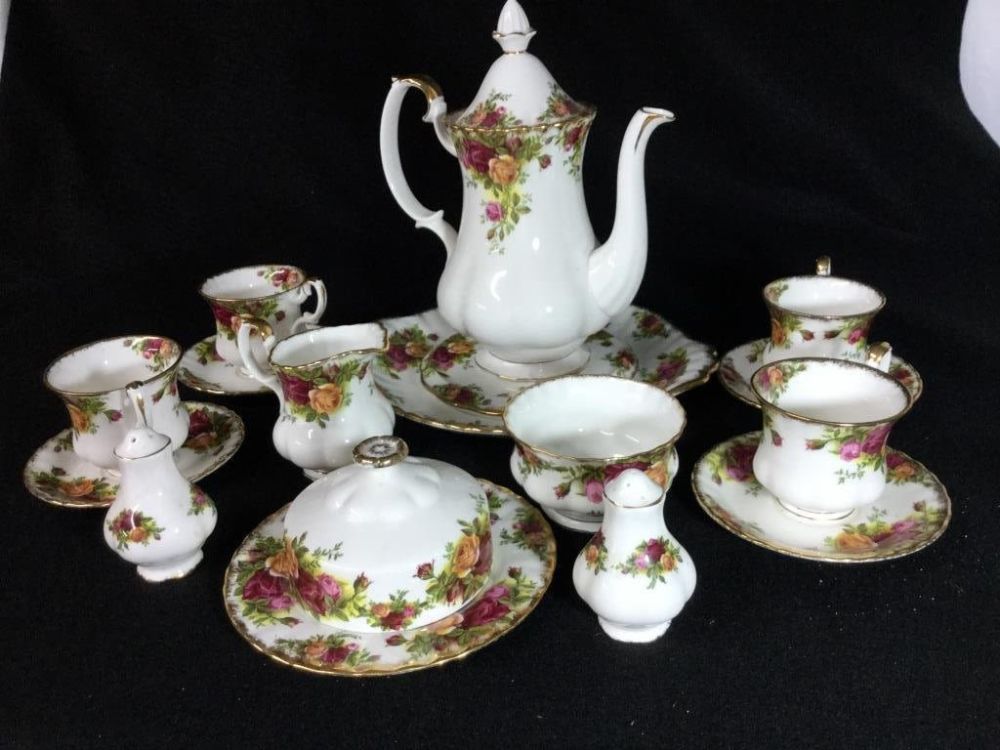 Lot 94: Royal Albert Tea Set