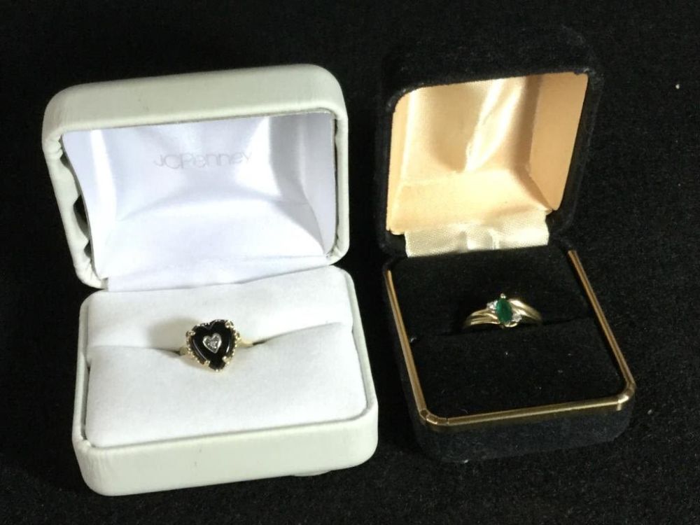 Lot 96: 10kt Gold Rings