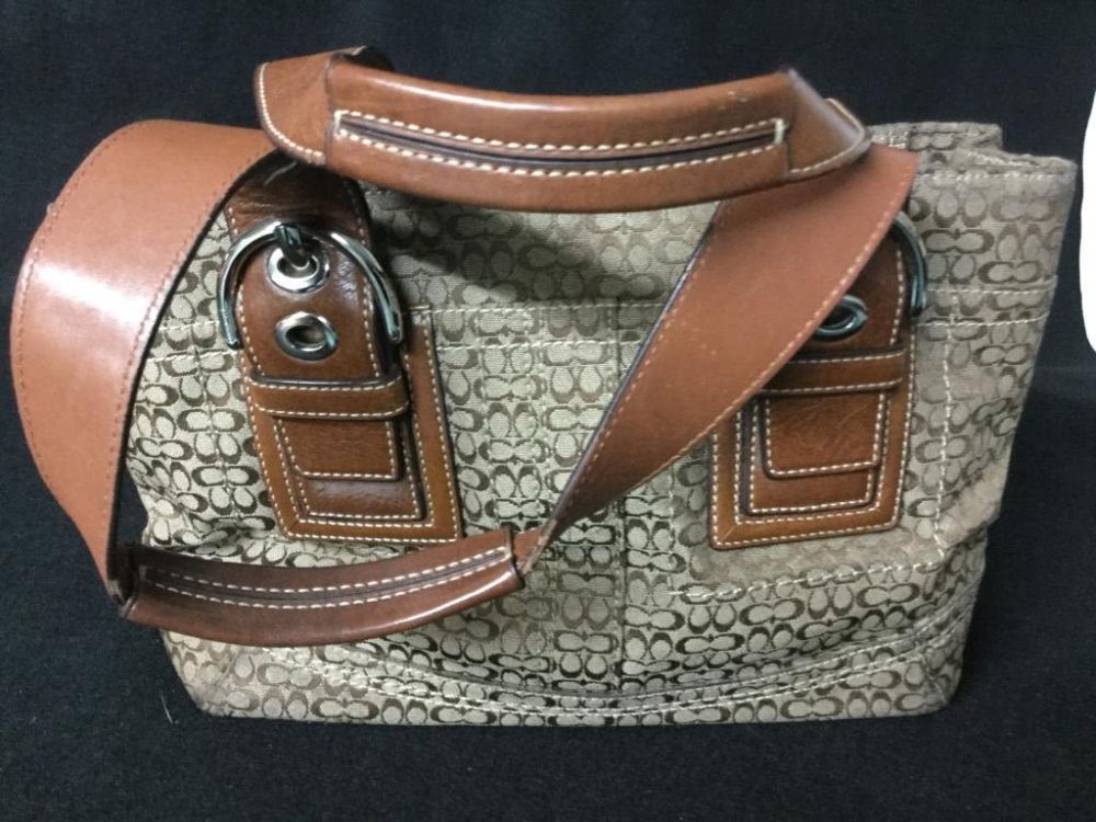Lot 101: Coach Handbag