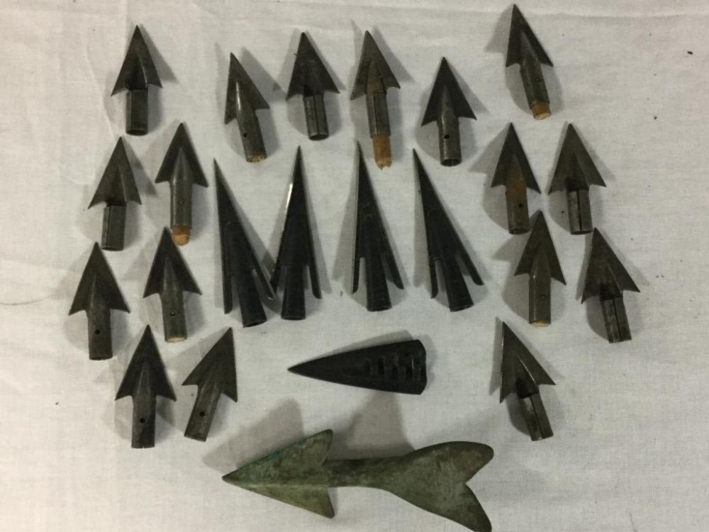 Lot 113: Vintage Broadheads