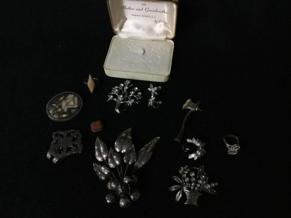 Lot 124: Sterling Jewelry