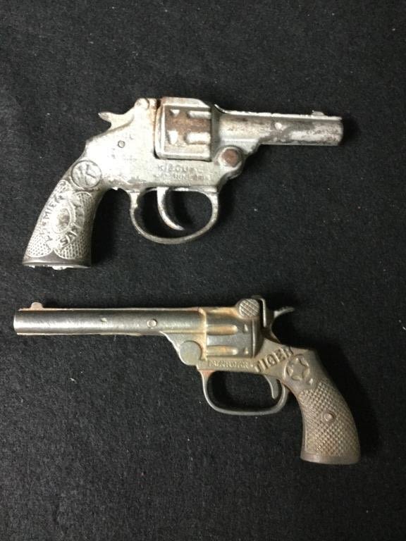 Lot 175: Vintage Cap Guns