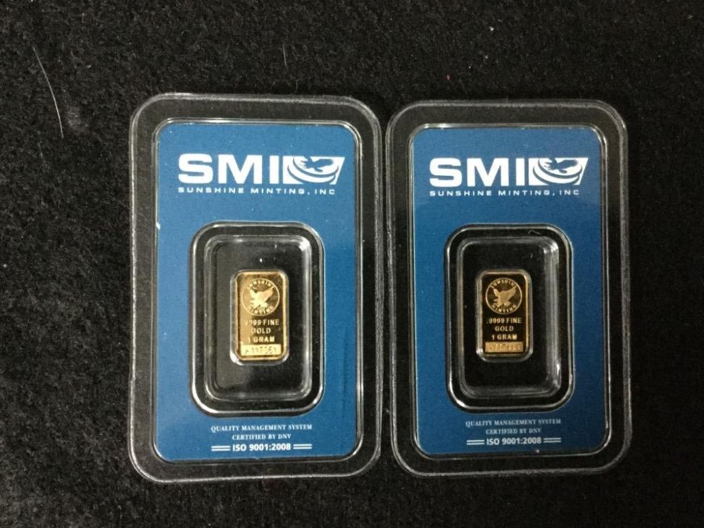 Lot 177: Pair of 1 Gram Gold Bar