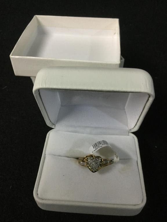 Lot 182: 10kt Gold Ring