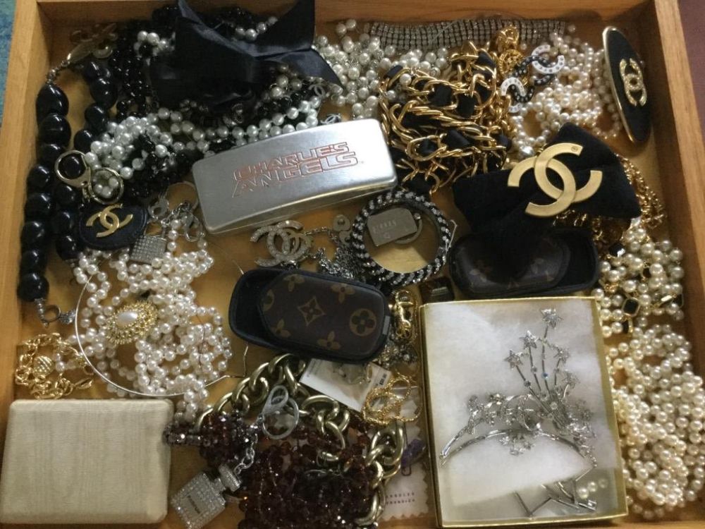 Lot 205: Jewelry Lot