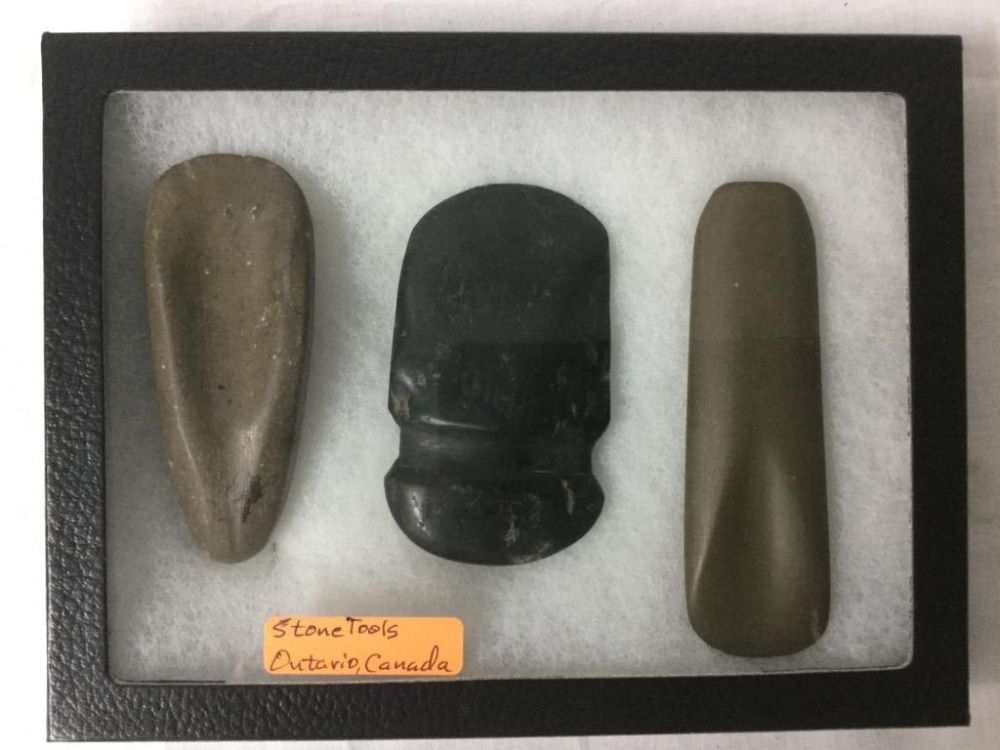 Lot 225: Vintage Arrowheads