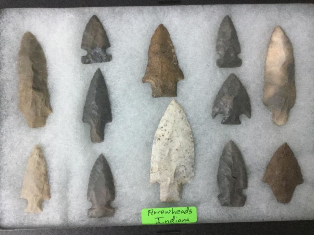 Lot 229: Vintage Arrowheads