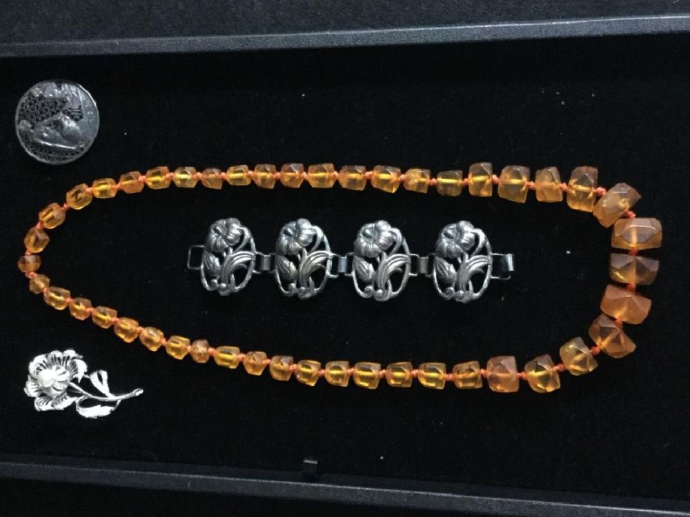 Lot 104: Jewelry Lot