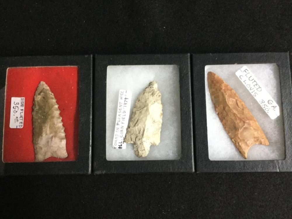 Lot 119: Vintage Arrowheads