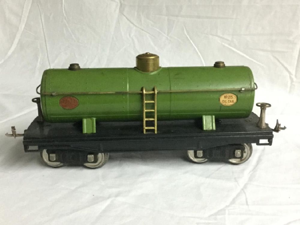 Lot 127: Lionel Train