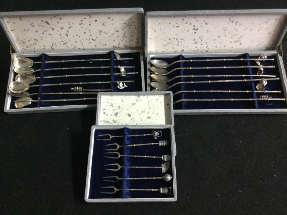 Lot 146: Sterling Stirrers & hors d'oeuvre holders