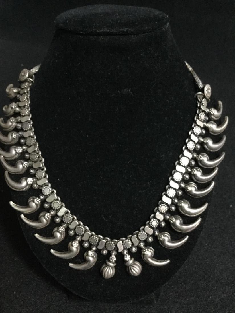 Lot 157: Middle Eastern Chocker