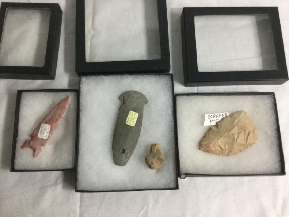 Lot 164: Vintage Arrowheads