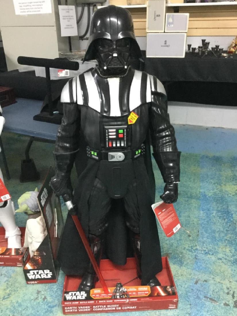 Lot 170: Star Wars Figurine