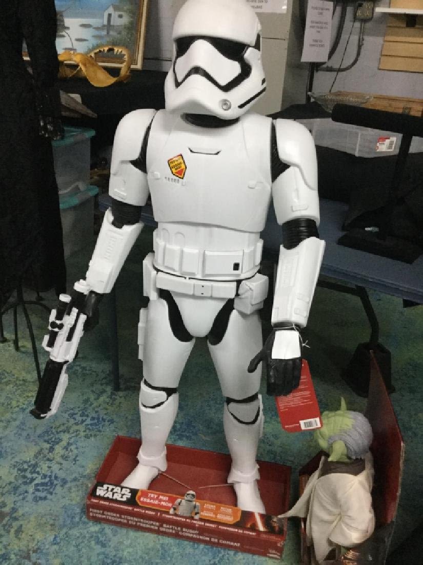 Lot 171: Star Wars Figurine
