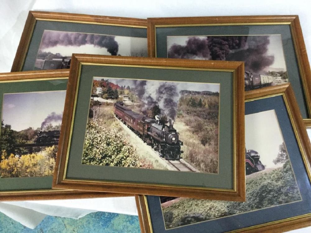 Lot 199: Train Pictures