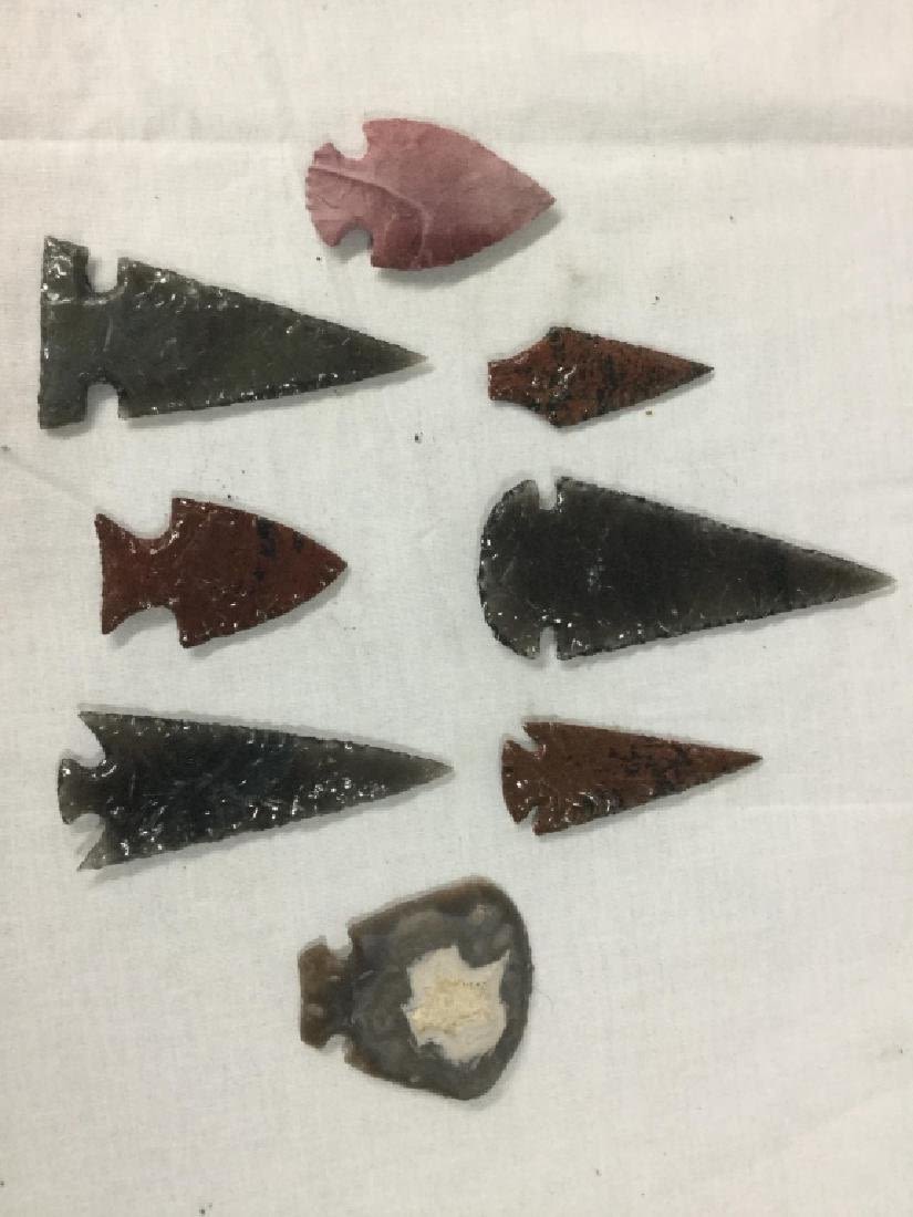 Lot 209: Arrowheads