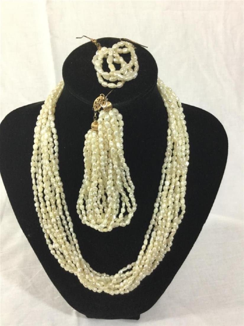 Lot 10: Pearl Jewelry Set