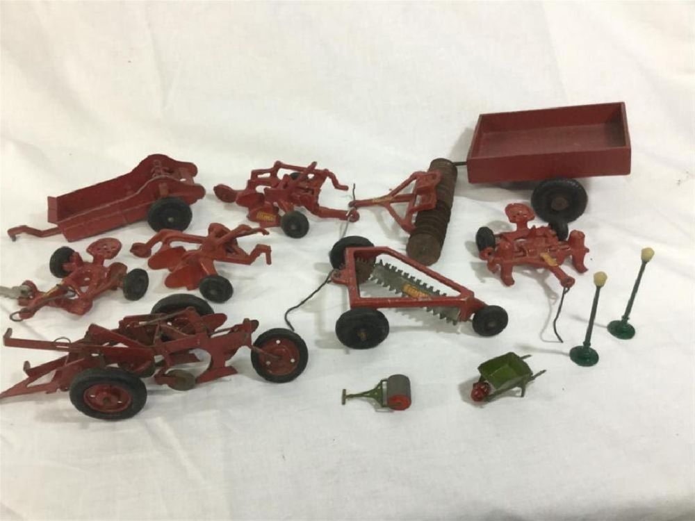 Lot 40: Vintage Toys