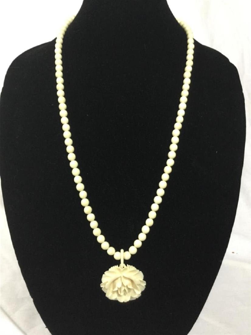 Lot 41: Ivory Necklace