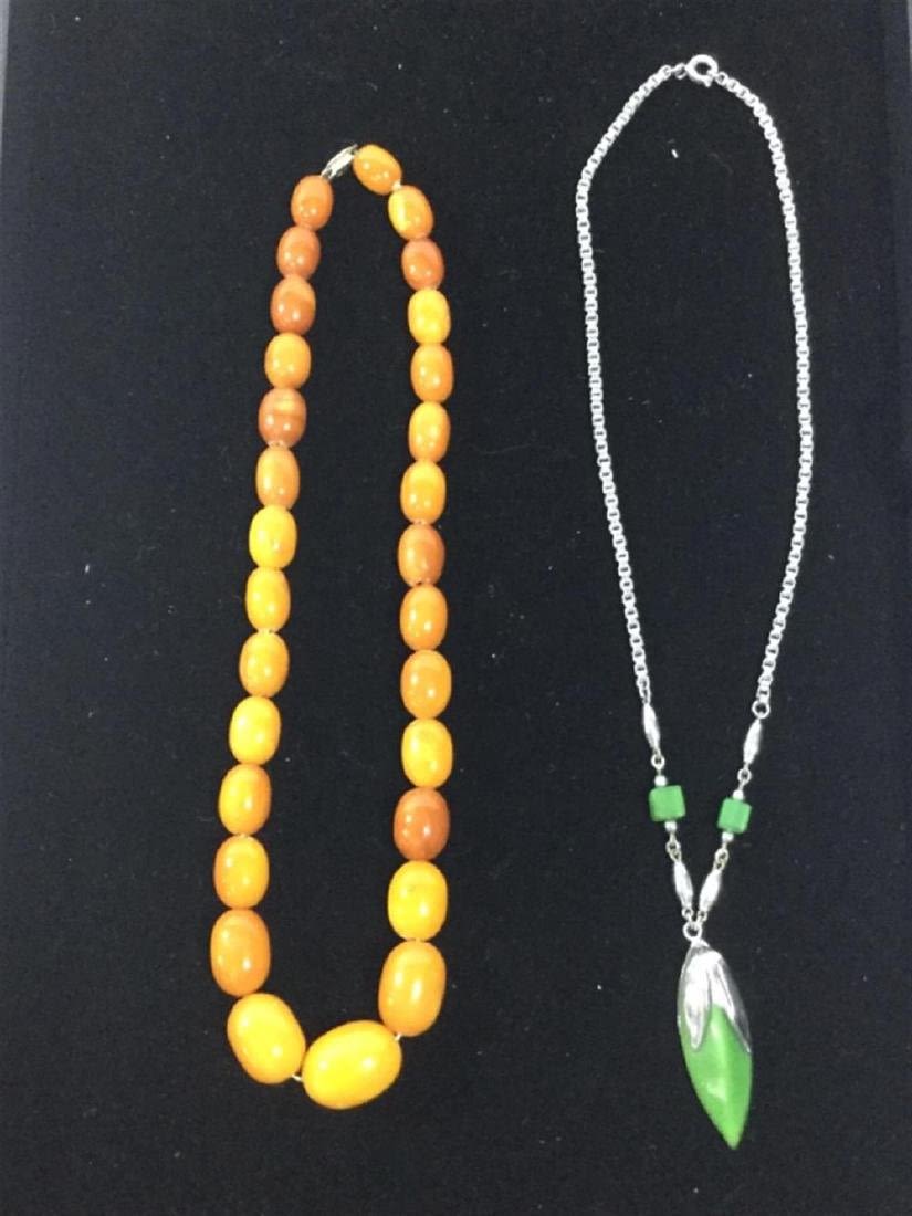 Lot 48: Vintage Bakelite Necklaces