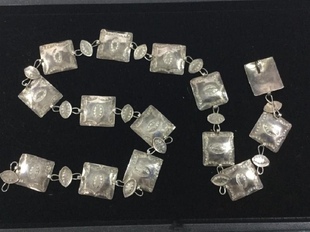 Lot 58: Navajo Belt