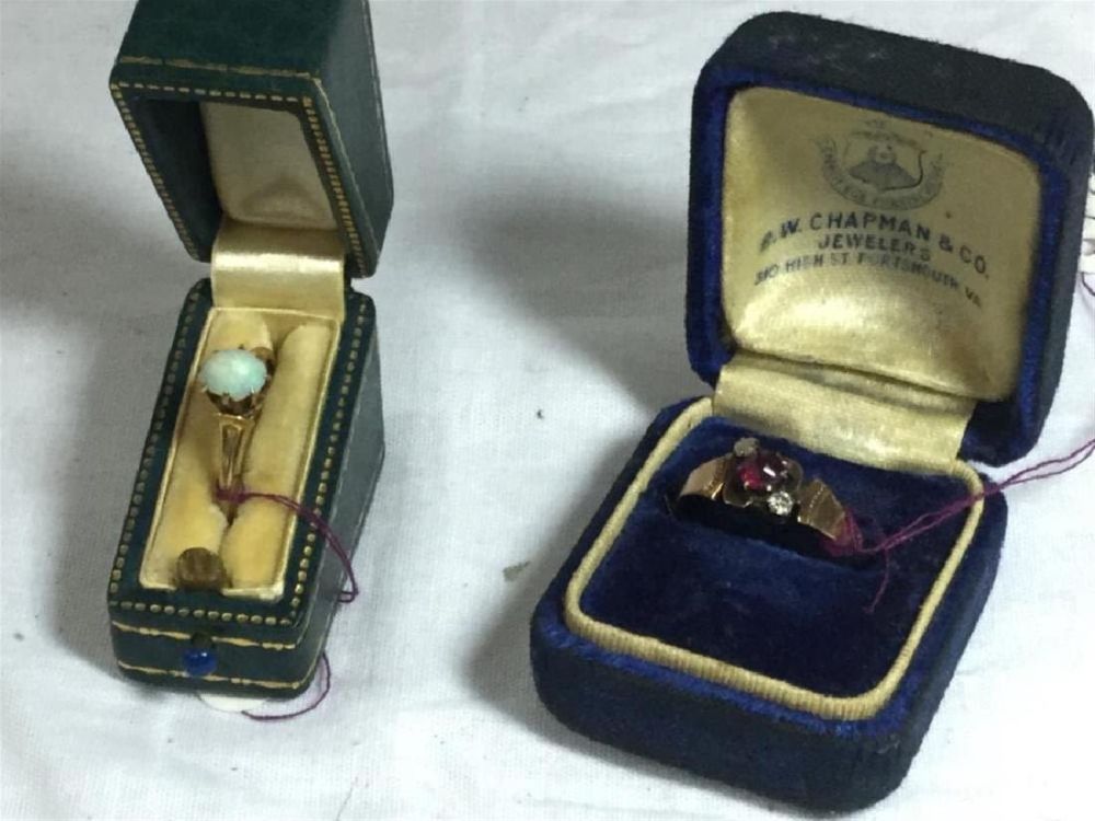 Lot 72: Vintage Gold Rings
