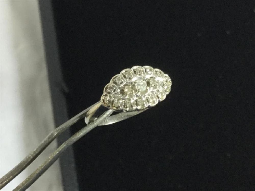 Lot 105: Vintage Gold Ring