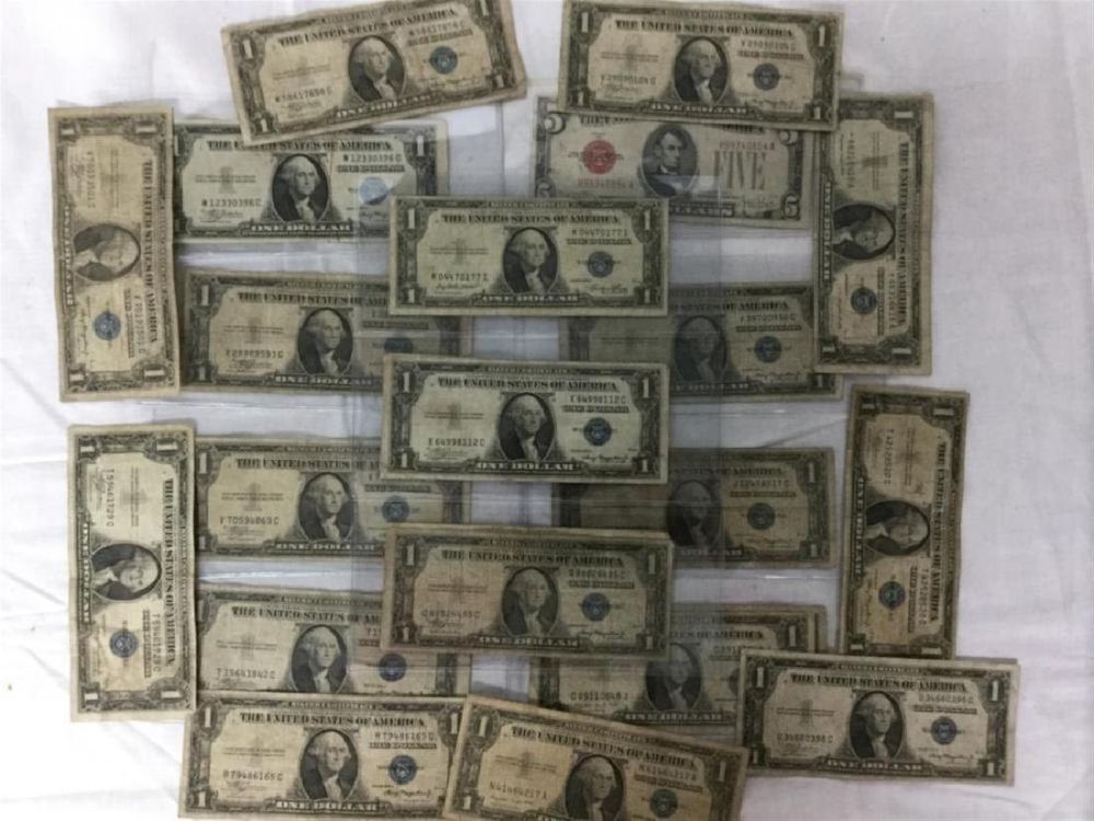 Lot 175: Paper Money Lot
