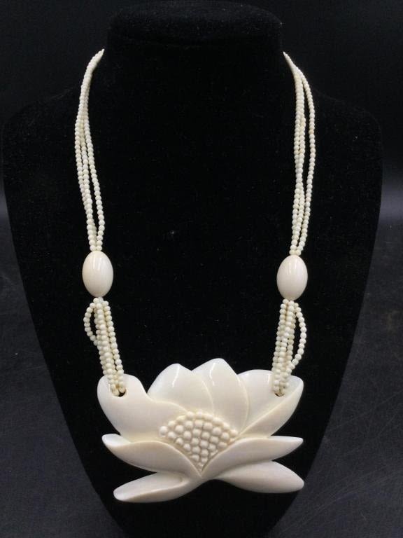 Lot 178: Vintage Carved Necklace