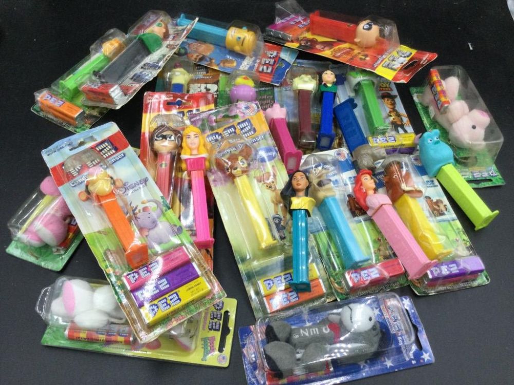 Lot 189: Vintage Pez