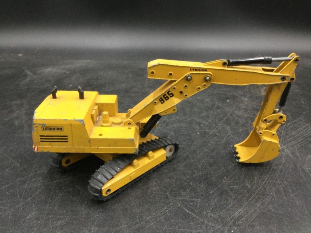Lot 211: Liebherr 965 Backhoe Digger Excavator