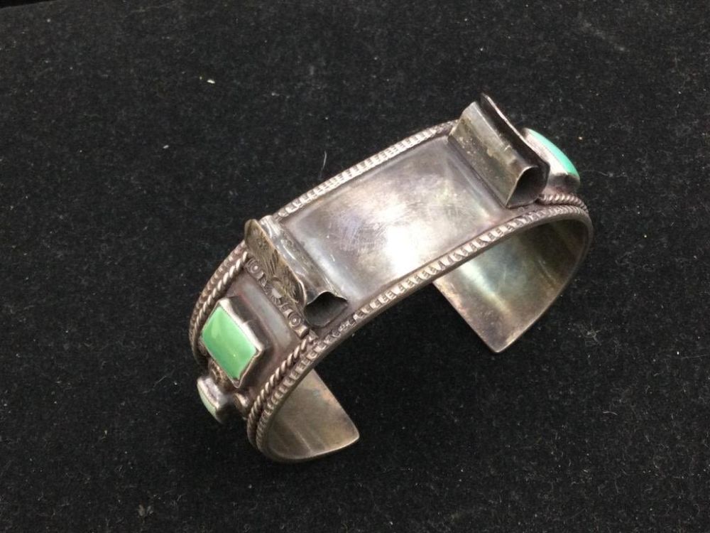 Lot 215: Native American Sterling Cuff