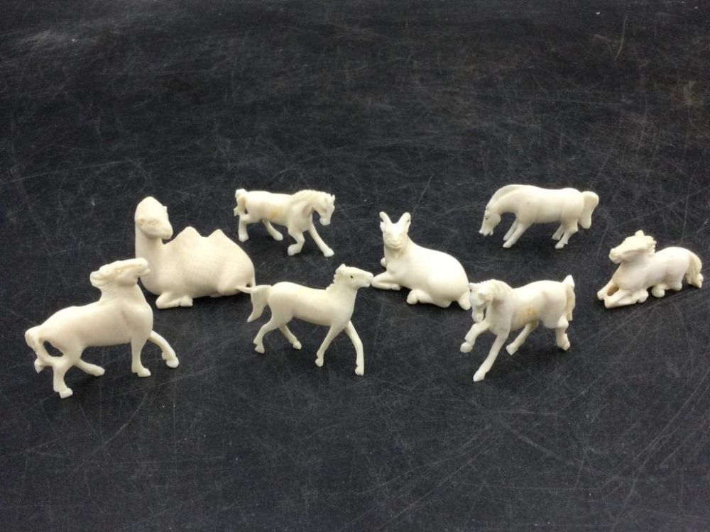 Lot 228: Vintage Carved Miniatures
