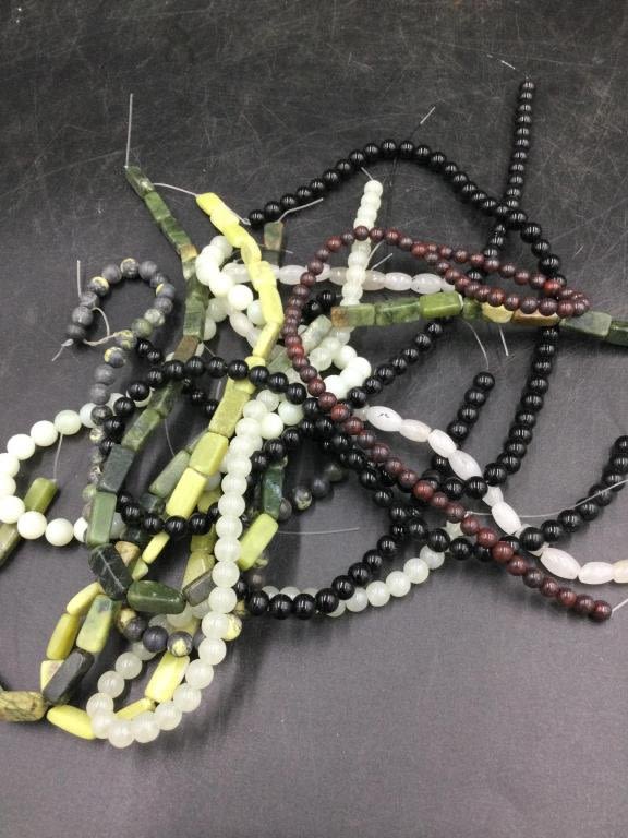 Lot 235: Gemstones