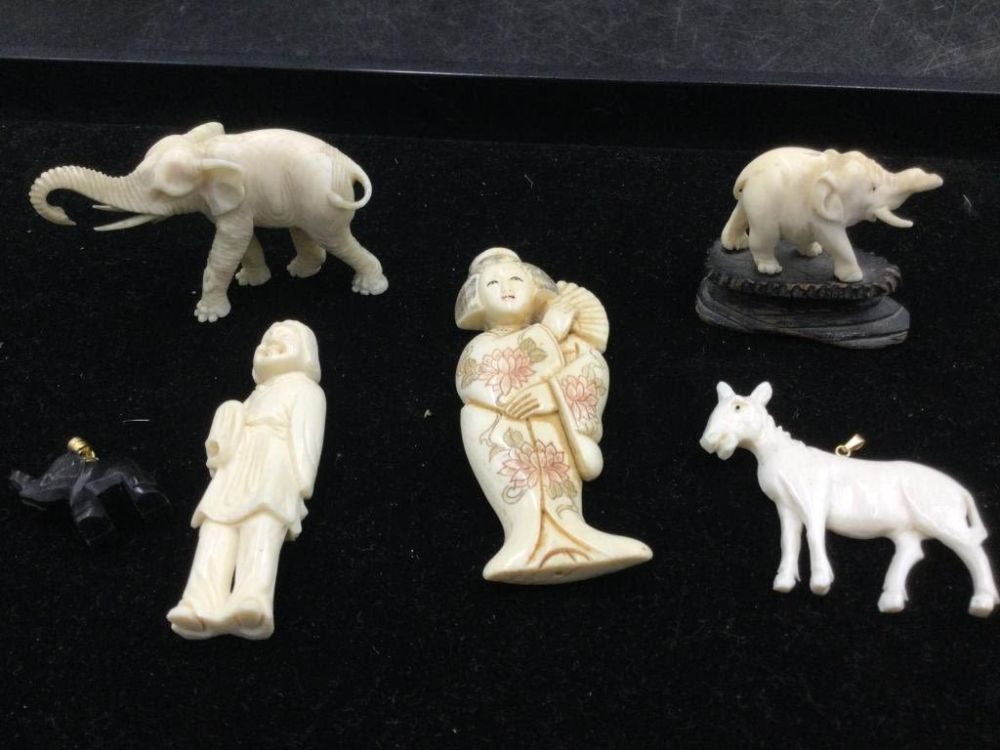 Lot 238: Vintage Carved Animals and People