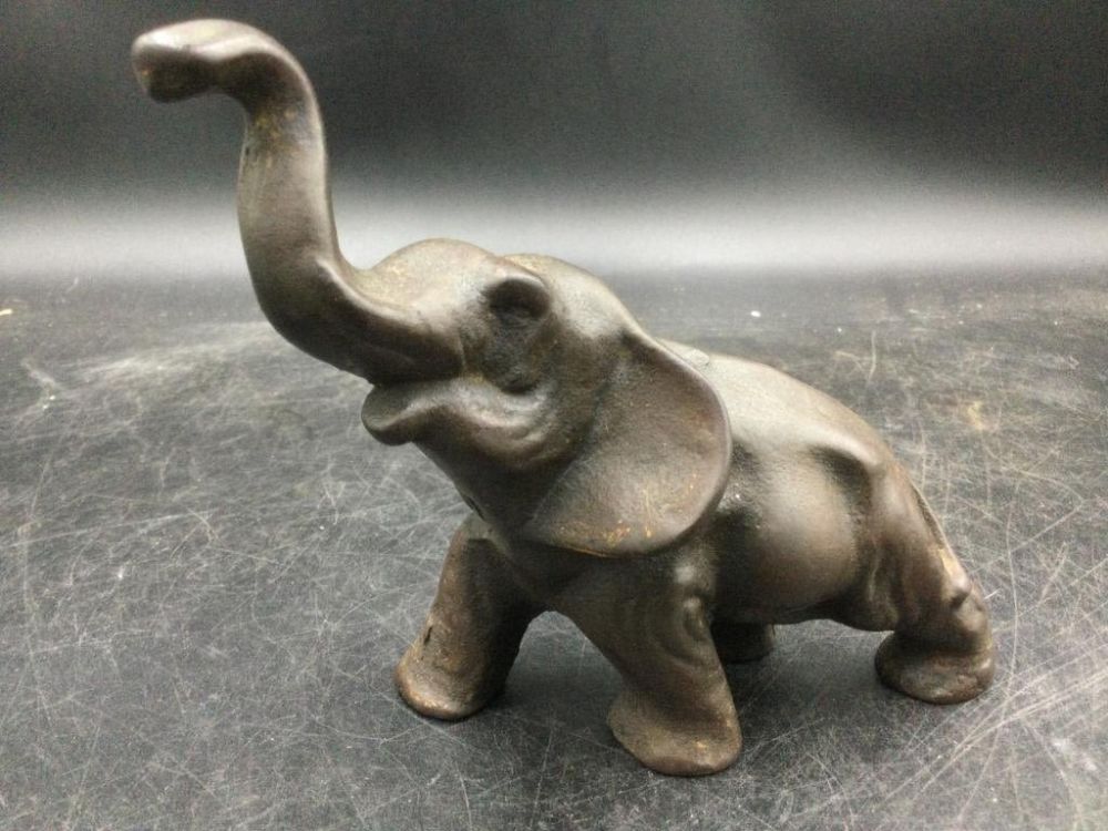 Lot 239: Bronze Elephant